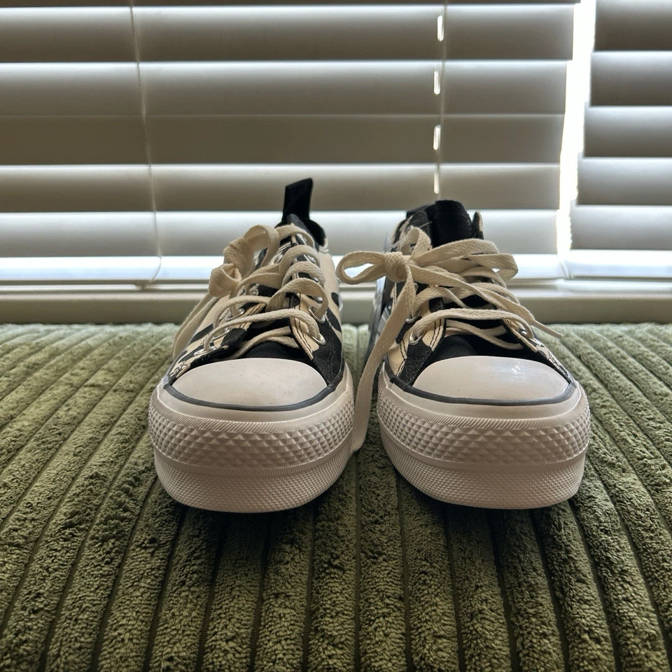 Estampado de vaca Converse Chuck Taylor All Star Foto 2 de 4