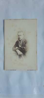 Antike CdV Karte Echtfoto Ein Mann aus London 1890er Jahre W. E. Debenham