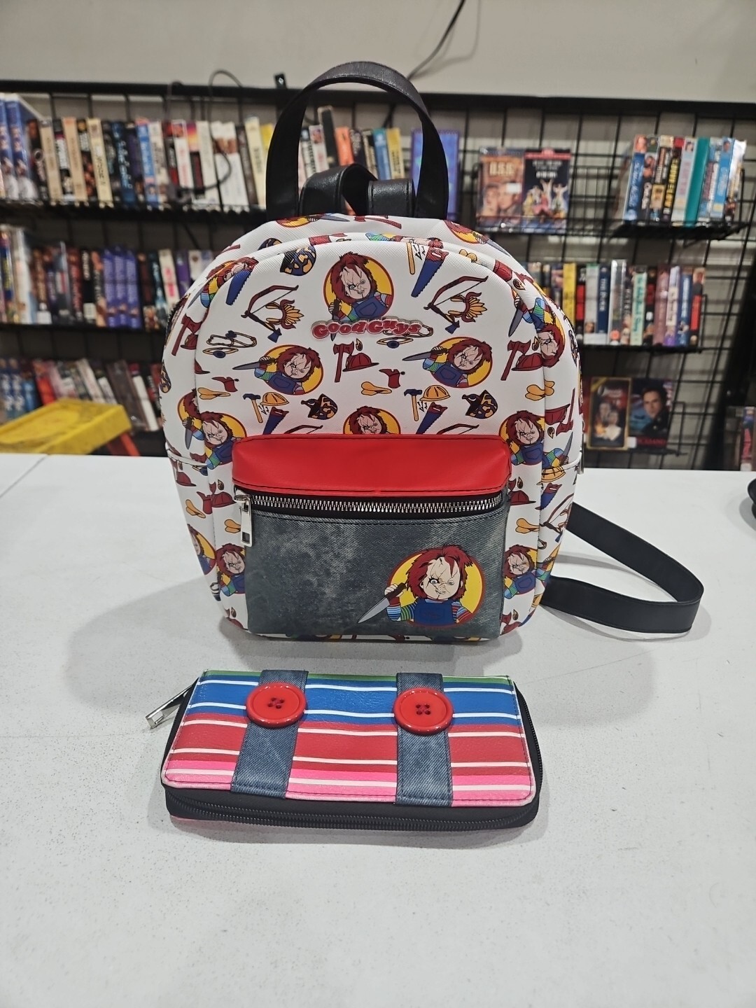 Mini Mochila Good Guys Chucky Child's Play COMO NUEVA CON LA CARTERA RARA