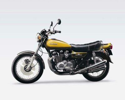 Kawasaki 900 Super Z1 ダイキャストモデル 1/12スケール Rare model kit Aoshima 1/12 Kawasaki 900 SUPER4 Z1 73 year
