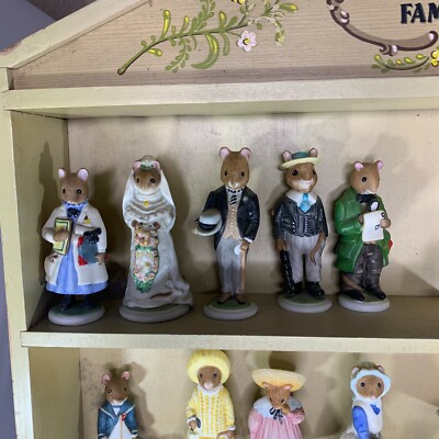 The Woodmouse Family 22 Porcelain Mice Figures Franklin Mint with