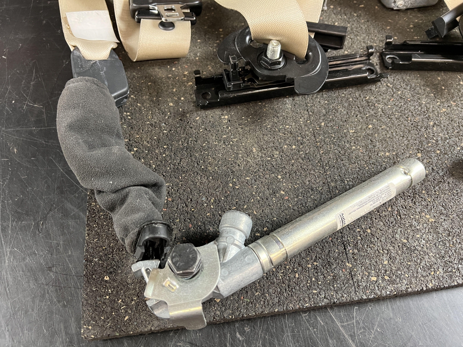 14-17 MASERATI GHIBLI FRONT LEFT & RIGHT SAFETY SEATBELT RETRACTORS