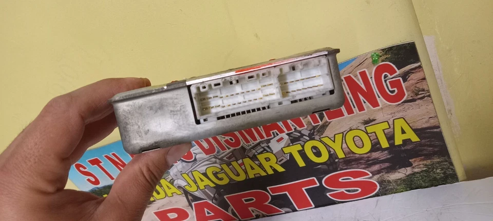 MÓDULO DE CONTROL DE FRENOS ANTIBLOQUEO ABS LEXUS ES300 1992-1996 (CAJA #10) Foto 3 de 4