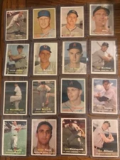 Jim Small 1957 Topps Baseball Card (4723}