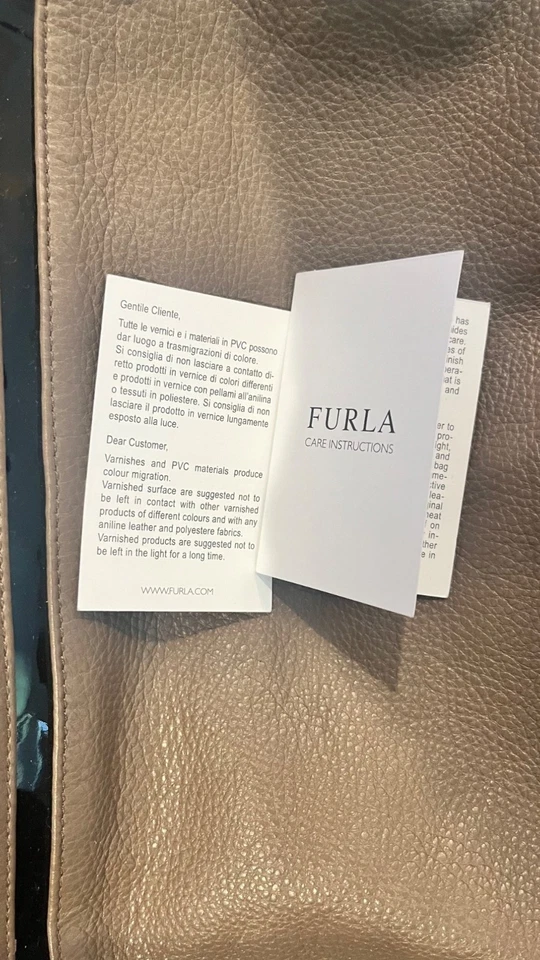 Bolso Hobo FURLA Grande Diseñador Cuero Genuino Taupe Negro Dorado Marrón Firmado Foto 3 de 4