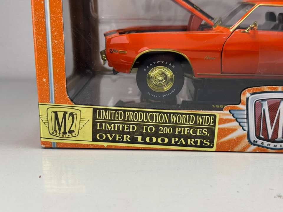 M2 Machines 1969 Chevrolet Chevy Camaro Z-28 Gold Chase 1/24 Diecast /200 - Imagem 4 de 4