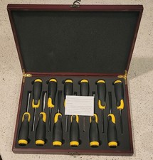 12 Piece Wood Carving Tool Set Spoon Gouge Chisel V-Groove Gouge Hard Case