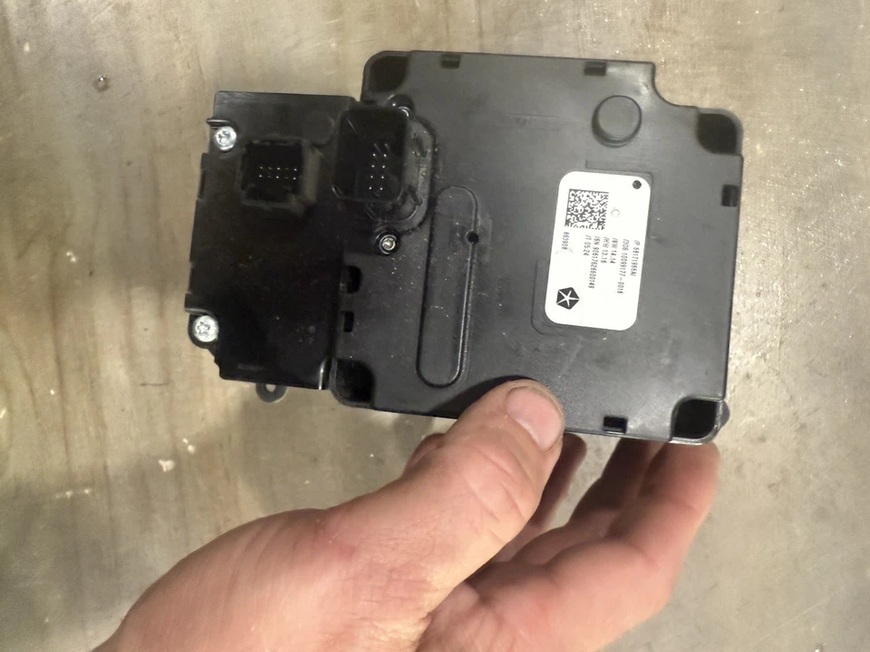 Interruptor de palanca de cambios de transmisión Ram 1500 2013-2021 Mopar OEM (68171966AI) Foto 2 de 4