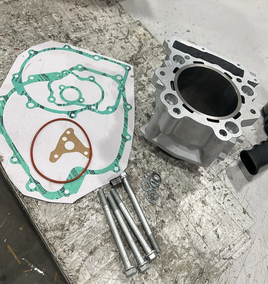 Cilindro completo para 2014 Hisun Motors Corp USA HS700 quatro lugares 12100-F39-0000 - Imagem 2 de 4