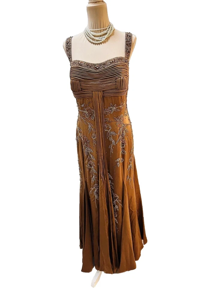 Vestido de noite YSA Makino de seda marrom lindas miçangas enfeitadas com cachecol dourado - Imagem 2 de 4