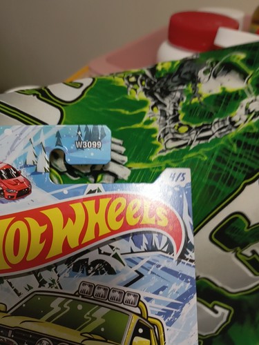 2021 Hot ๐ฅ Wheels/ Winter Series (Subaru Brat Green w/ Graphic..Will Comb Other - Picture 3 of 5
