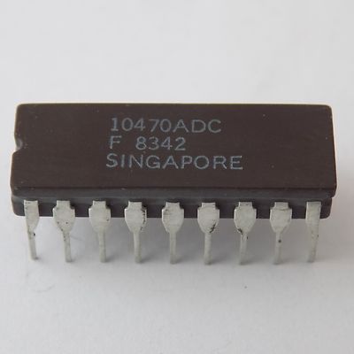 1x 10470ADC Fairchild 4K ECL Static RAM  IC 10470