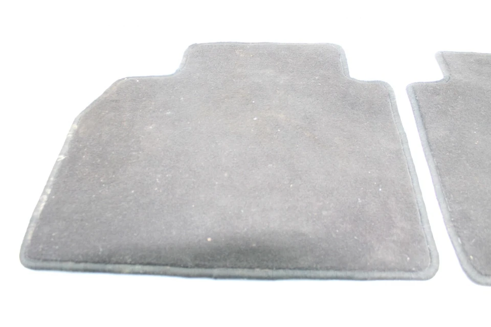 01-06 PAR ALFOMBRILLAS TRASERAS MERCEDES-BENZ S55 AMG Q9102 Foto 2 de 4