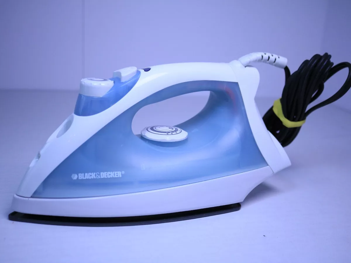 BLACK+DECKER STEAM IRON NON STICK