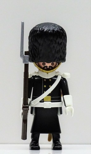 ROYAL GUARD HIGHLANDER SOLDAT B Playmobil zu Mantel Kilt Bärenfellmütze - RAR ! - Picture 5 of 5