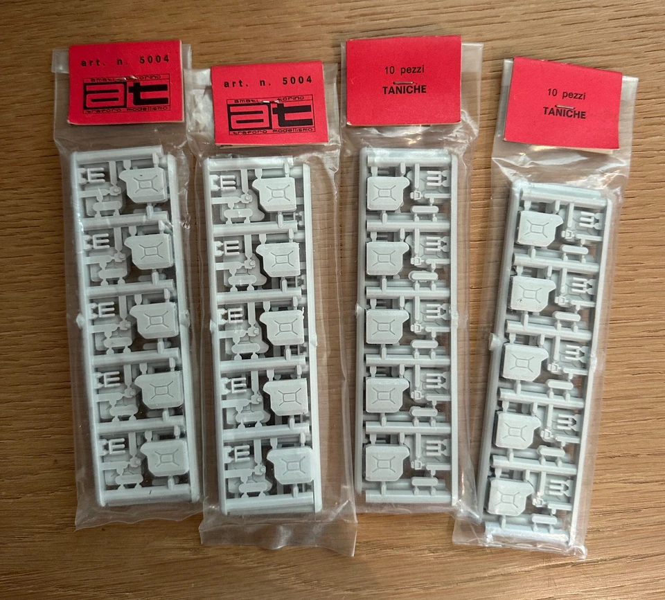 Amati 5004 Taniche plastica  1:35 blocco da 4 buste - Immagine 3 di 3