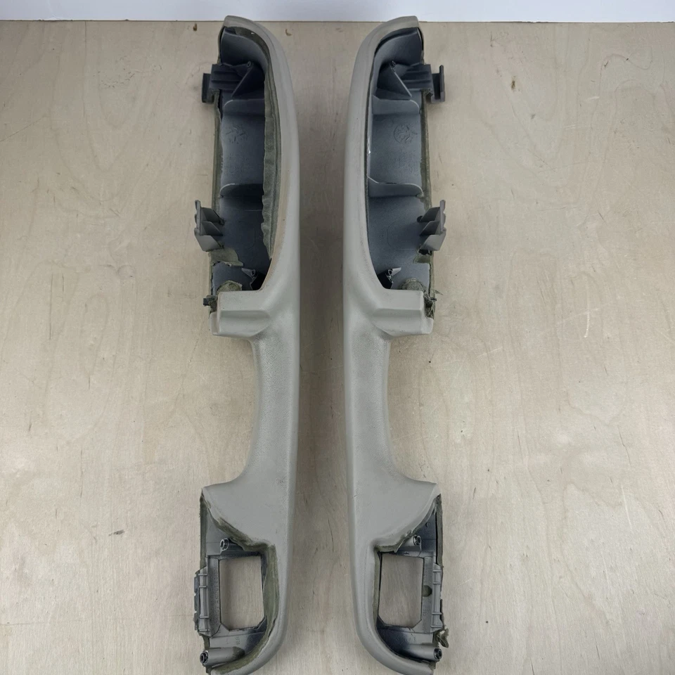 2000-2006 Escalade Tahoe Yukon RH LH Rear Arm Rest Door Pull Handle Pair OEM TAN - Image 3 of 4