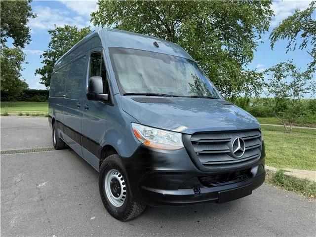 Mercedes Benz Sprinter 2019 170"" WB techo alto Foto 2 de 4
