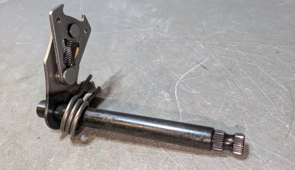 Kawasaki KX60 Shift Shaft Shifter Spindle - Image 2 of 4