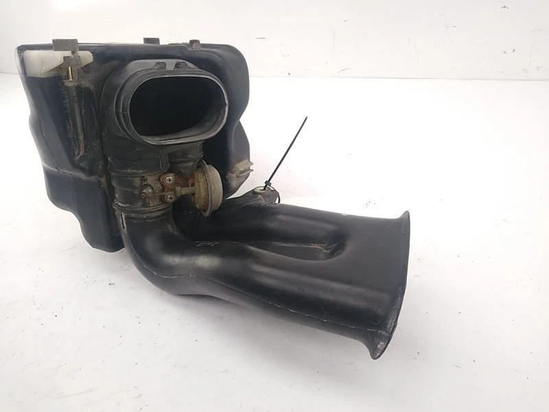 HONDA PRELUDE Secondary Air Cleaner Box 2.2L 4 Cylinder Fits 1997-2001  - Image 3 of 4