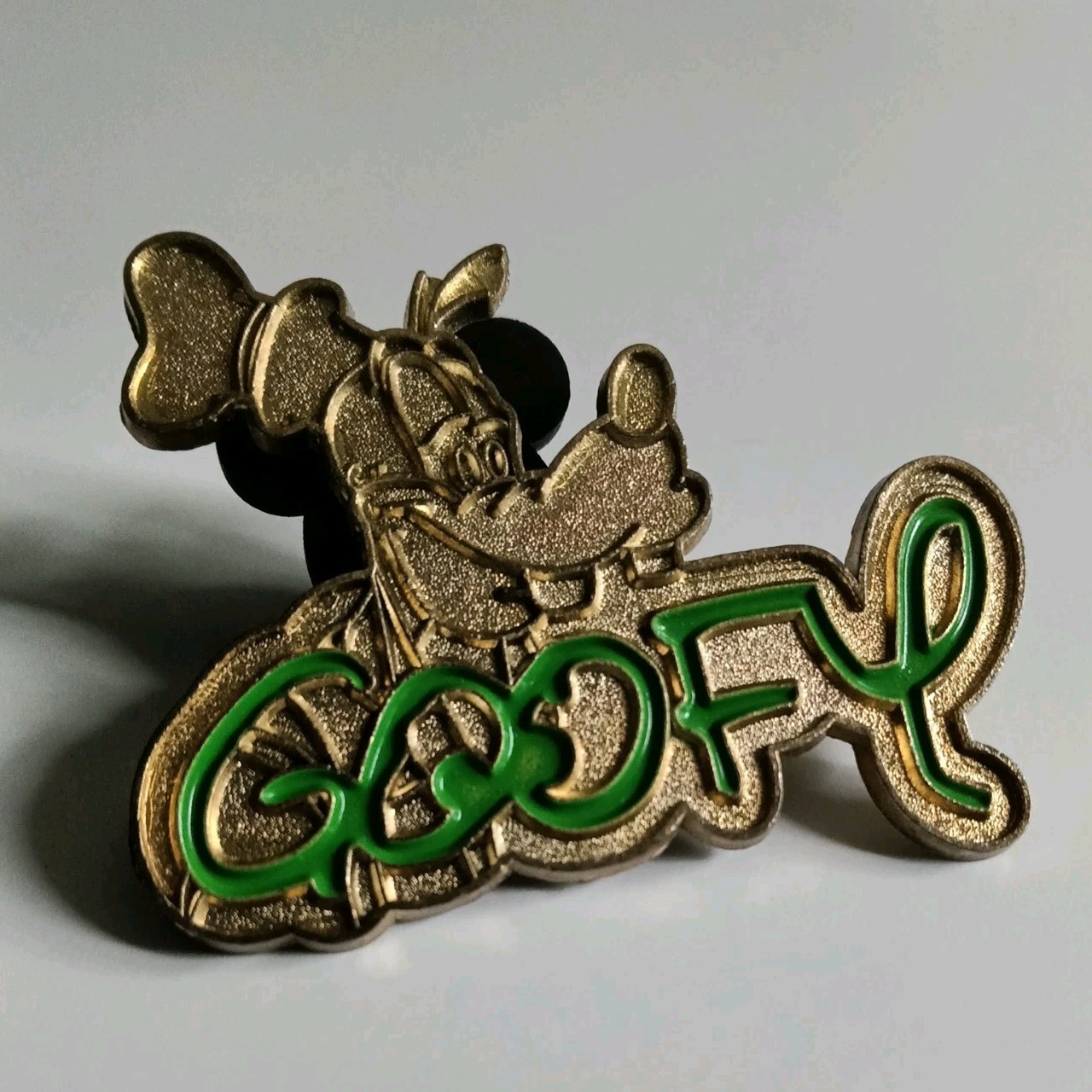 2004 Lanyard Series Golden Goofy Autograph Disney Character Pin