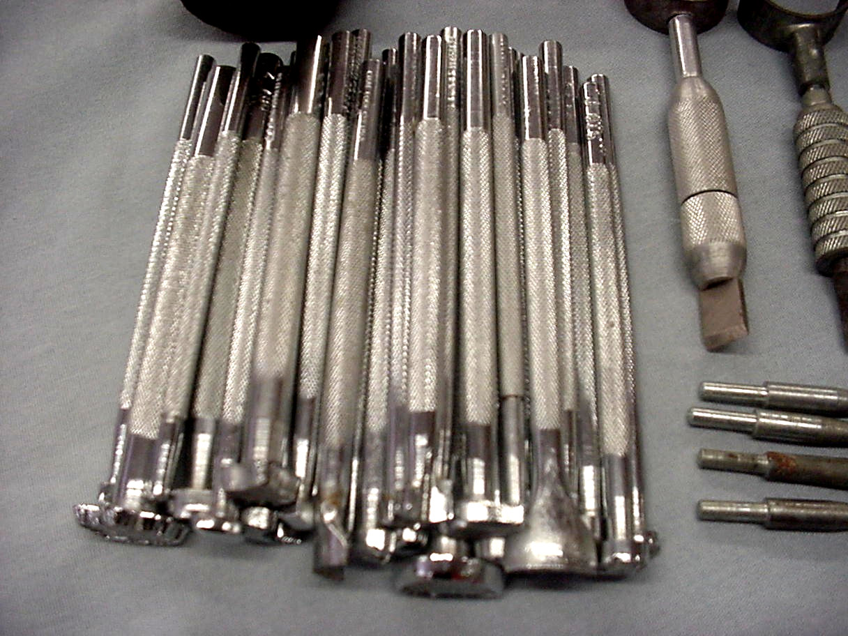 Lot of 35 Tandy Craftool Leather Craft Plus Cutters & Other Tools