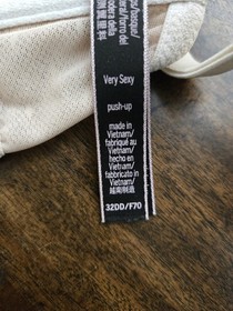 Victoria's Secret Very Sexy 32DD Push-Up Underwire Lace Bra's Black & White Lace