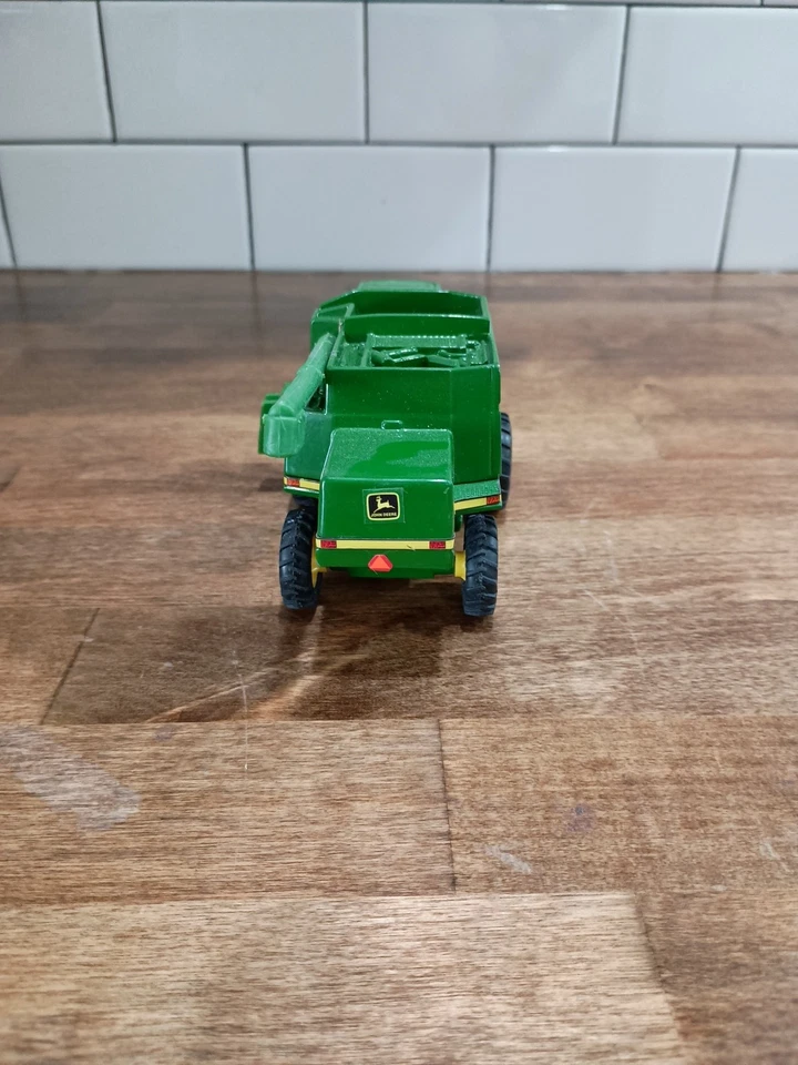 ERTL John Deere 9610 Maximizer Combine DieCast 1/43 Scale Missing Front Attachme - Image 4 of 4