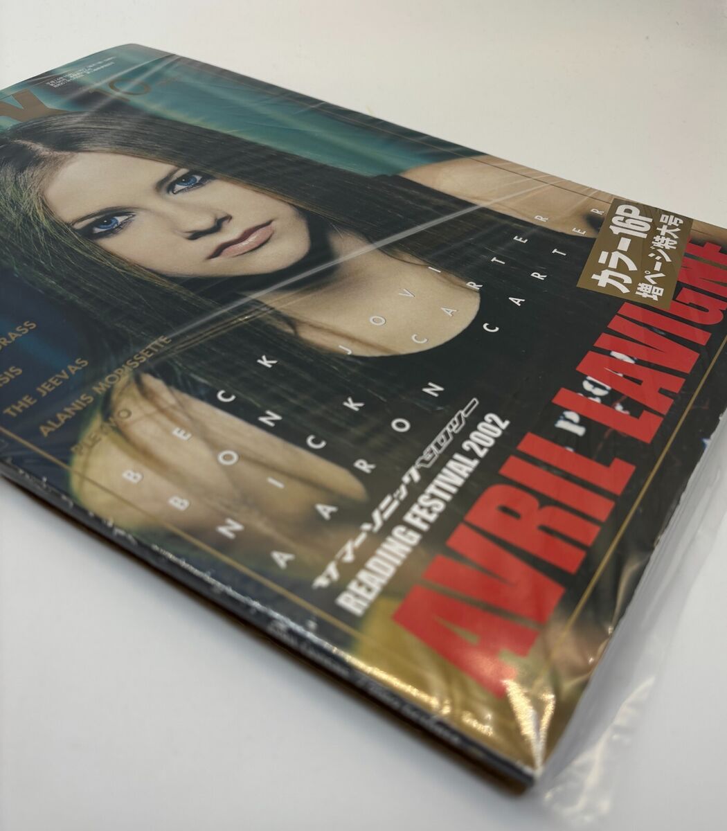 Very Rare Avril Lavigne INROCK October 2002 Color 16P Very Rare Avril Lavigne INROCK October 2002 Color 16P
