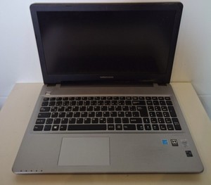 Medion Akoya E6418 MD99620 Notebook  Laptop 15,6 " Display ( 2046 )