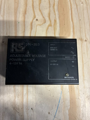 RS Components Einstellbares Spannungsnetzteil 12V 1A geregelt variabel DC