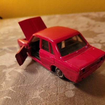Yonezawa Toys Diapet 226 Nissan New Bluebird 1/40 Red Made in