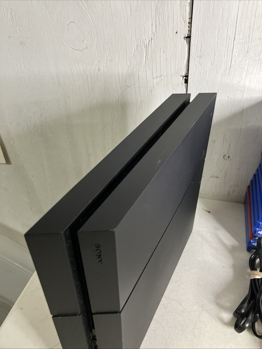 Sony PlayStation 4 PS4 500GB CUH-1215A Controller Bundle 16