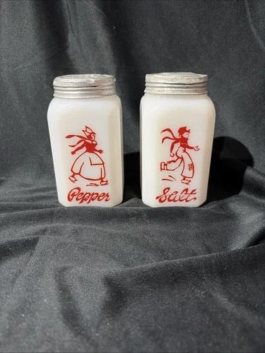 Vintage Hazel Atlas Red White Dutch Boy Girl Skater Salt & Pepper Shakers