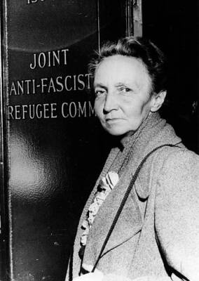 Joliot Curie Irene Physicist FranceNobel Laureate after arrival- 1948 Old Photo