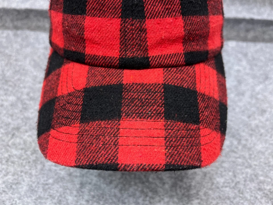 Chapéu Kbethos alça traseira adulto tamanho único vermelho preto xadrez flanela poli algodão - Imagem 3 de 4