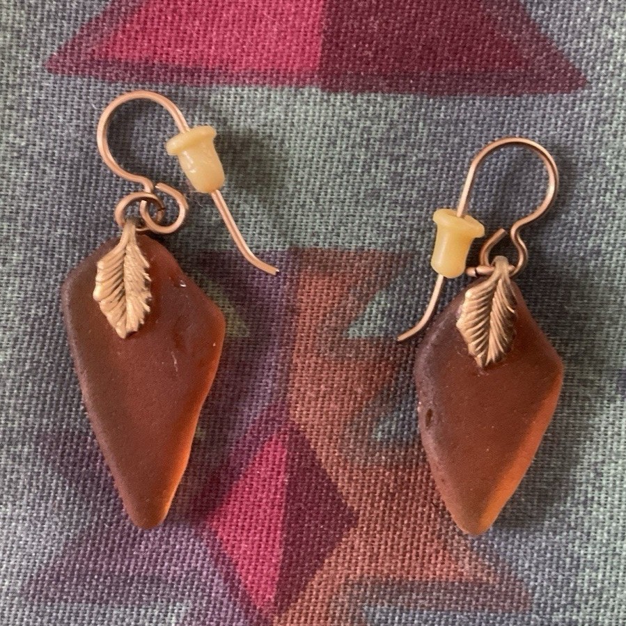 Handcrafted Copper Brown Leaf Dangle Earrings Pla… - image 1