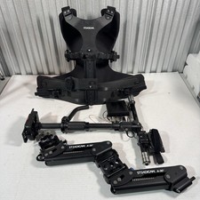 System stabilizatora Steadicam Aero 30 z mocowaniem akumulatora V-Lock i ramieniem A-30