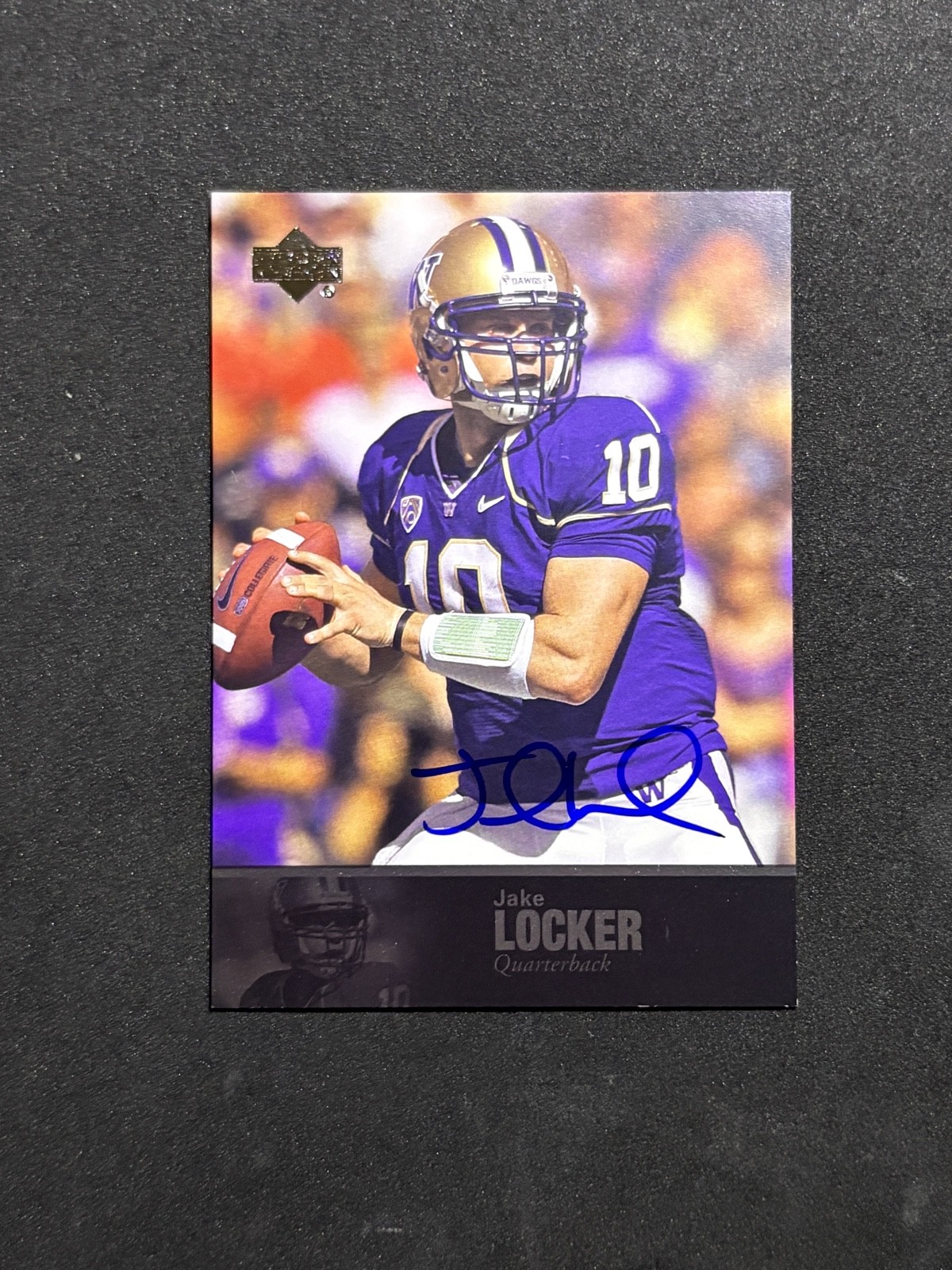 Jake Locker Upper Deck College Legends Autograph #81 Base