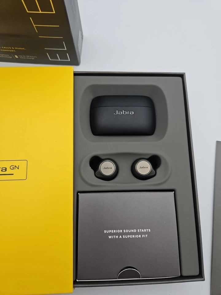 Auriculares inalámbricos deportivos con cancelación de ruido Jabra Elite 75T - negro titanio Foto 3 de 4
