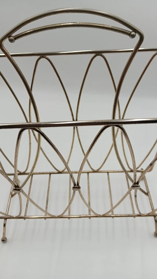 Revista moderna de mediados de siglo meta revista tono dorado, libros, estante de discos Foto 3 de 4