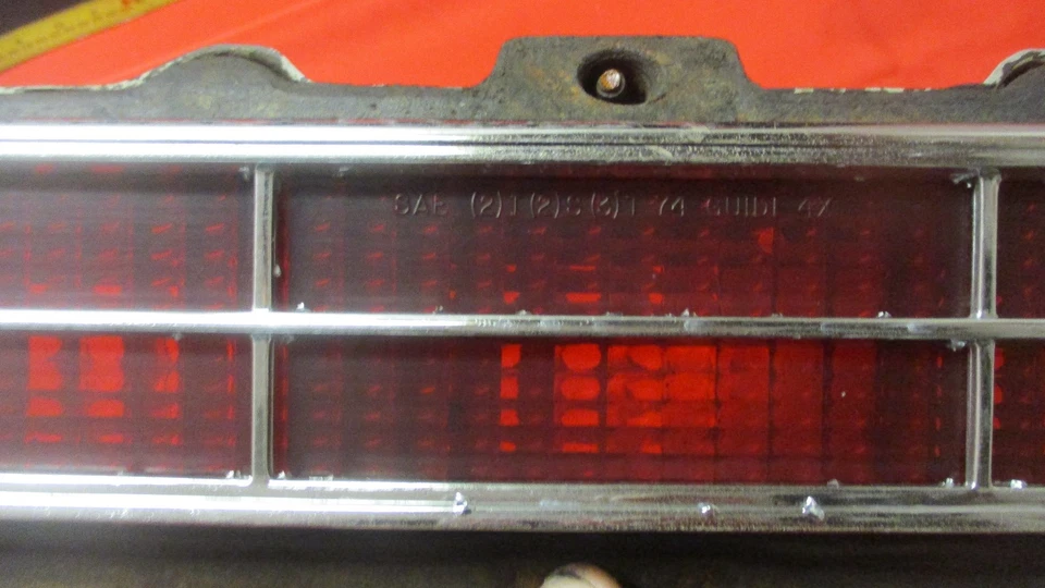 Buick Apollo 1973 1974 luz trasera lado izquierdo Foto 3 de 4