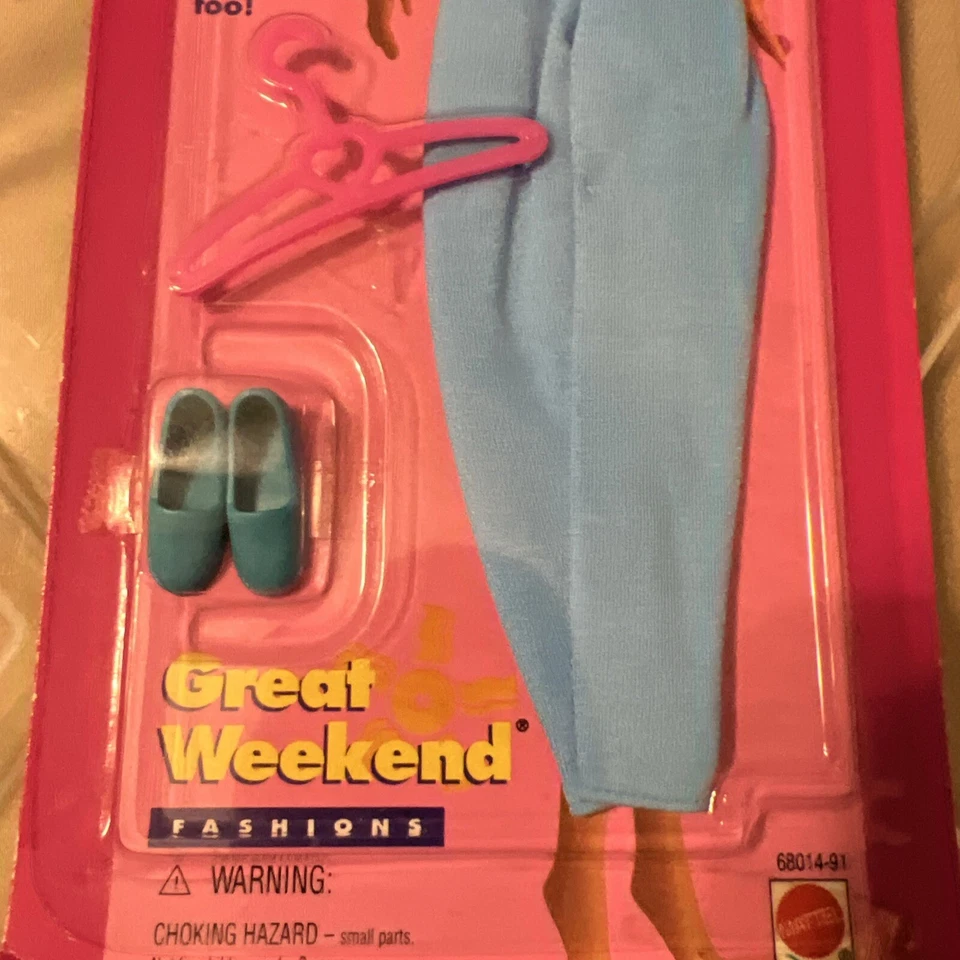 De Colección Barbie Fácil de Vestir Gran Fin de Semana Top Corto Azul Capris Pie Plano Zapatos Foto 3 de 4