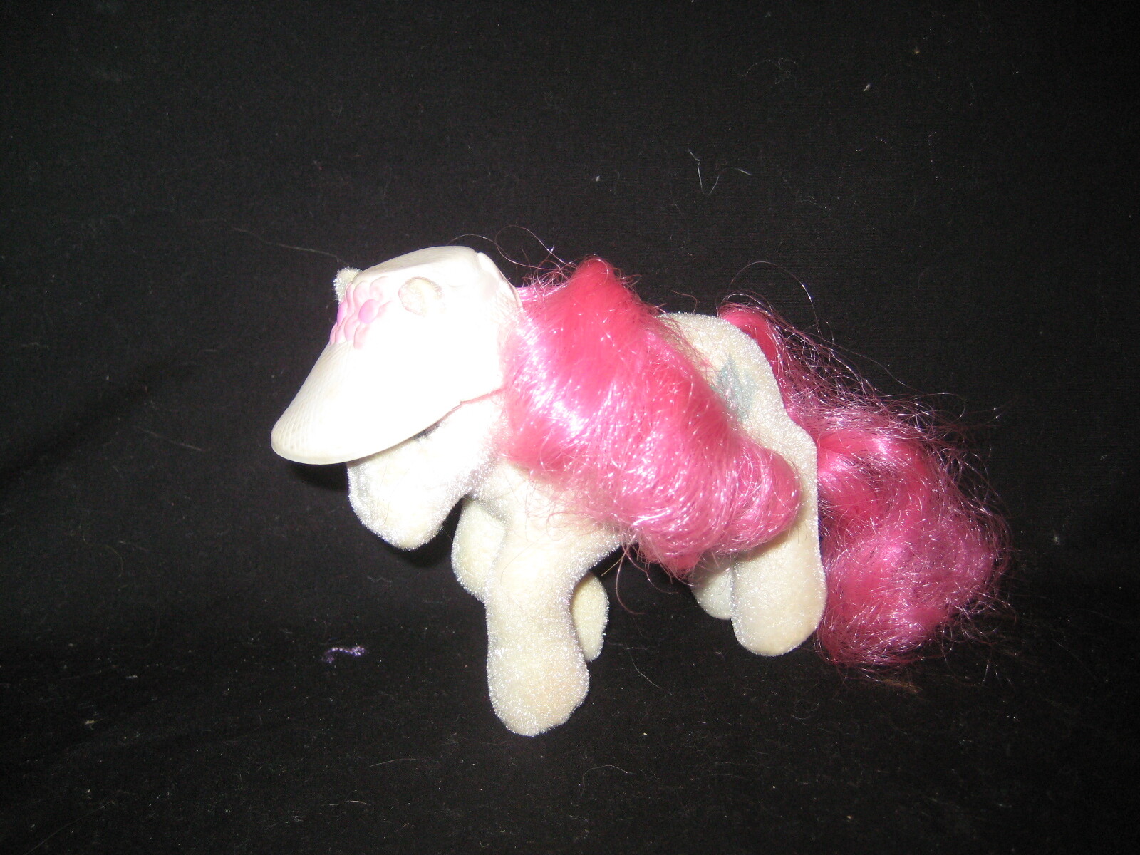 RARO CAPPELLO GIOCATTOLO VINTAGE FLOCCATO MY LITTLE PONY VERAMENTE 1985 BIANCO CON CAPELLI ROSA SCURO