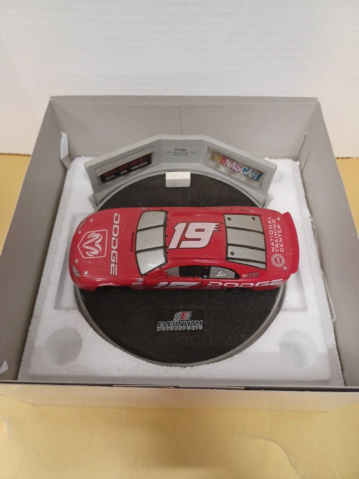 1:32 ACCIÓN 2000 #19 EVERHAM MOTORSPORTS DODGE SHOWCAR CERÁMICA ESCENA GIRATORIA Foto 3 de 4