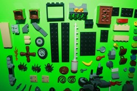 LEGO Indiana Jones 7620 & 7624 Minifigures Pieces Parts Bricks LOT 2008