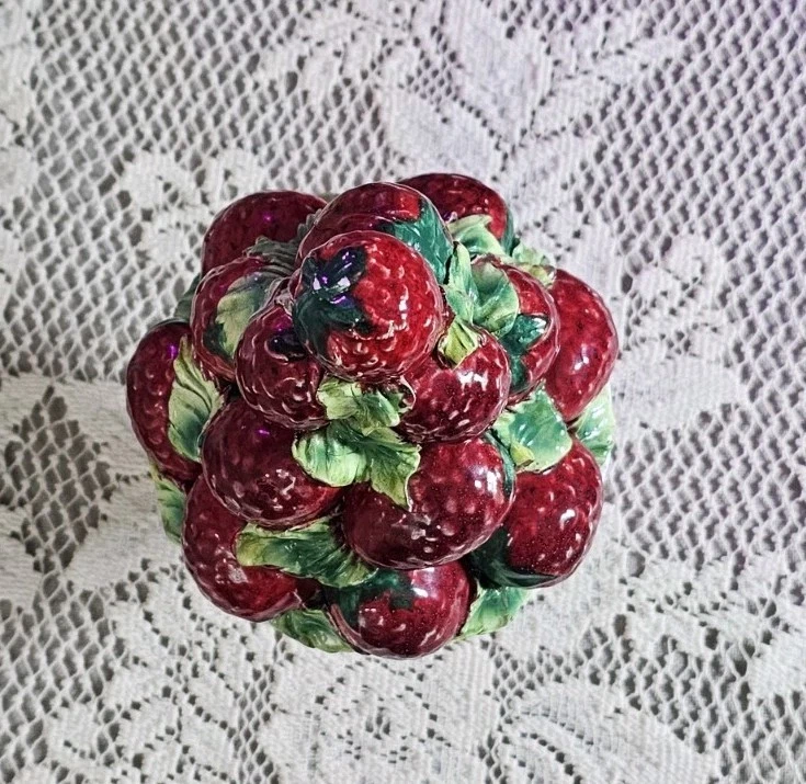 Topiario de fresa mayólica italiana pintado a mano moderno de mediados de siglo vintage Foto 3 de 4