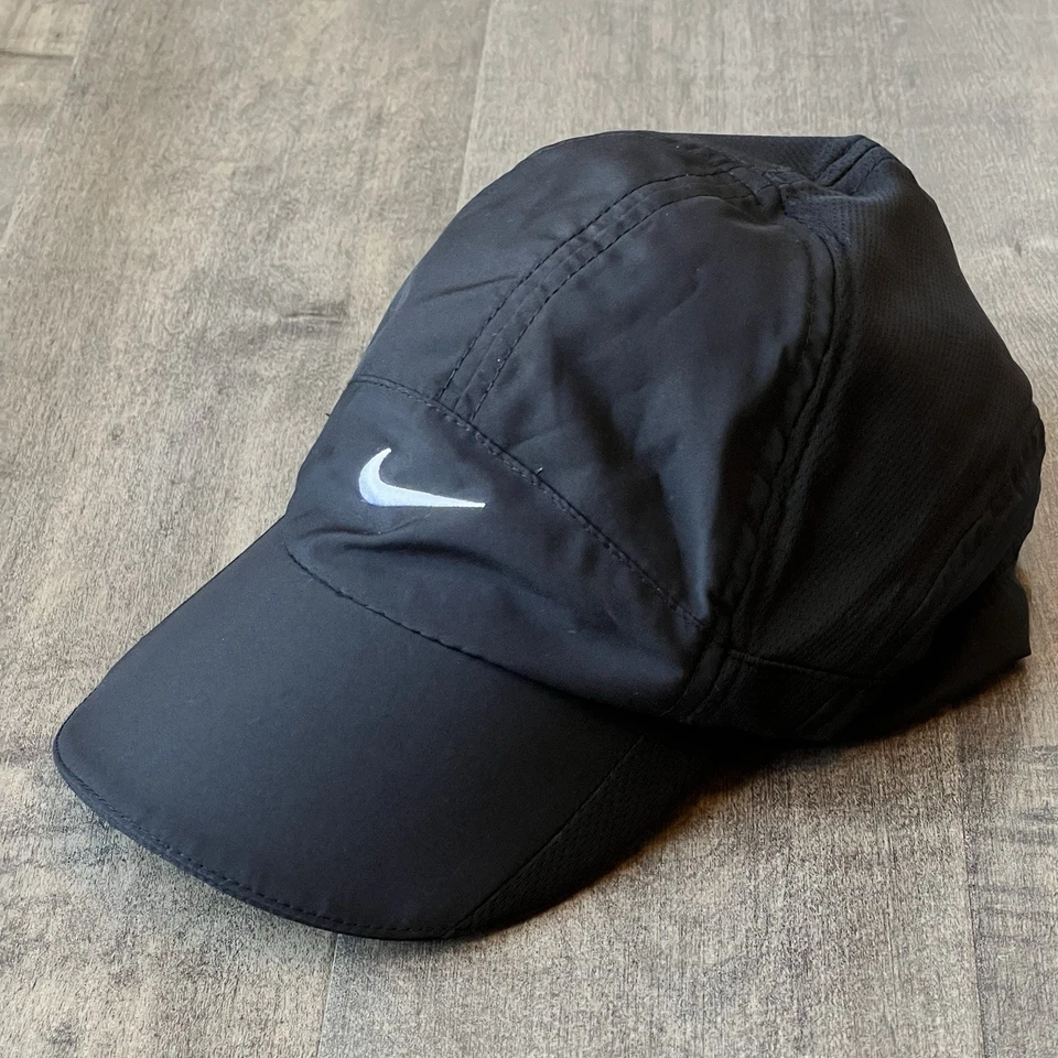 Gorra Nike Negra 7 Paneles Tailwind Dri Fit Correa Trasera Ligera Correr Foto 2 de 4
