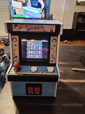 Wreck-It Ralph Fix-It Felix Jr. ミニアーケード Arcade Classics - Fix It Felix Mini Arcade Game - Walmart.com