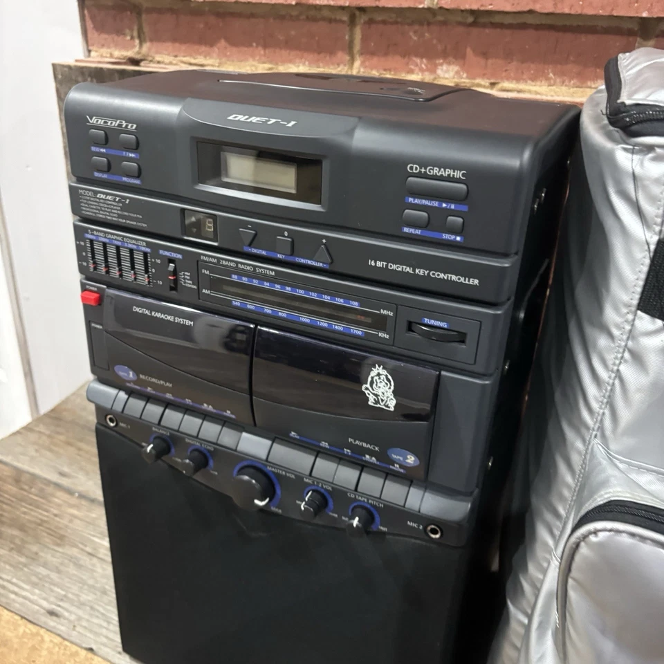VocoPro Duet -II Karaoke System With Microphone Cassette CD Deck TESTED - Image 4 of 4